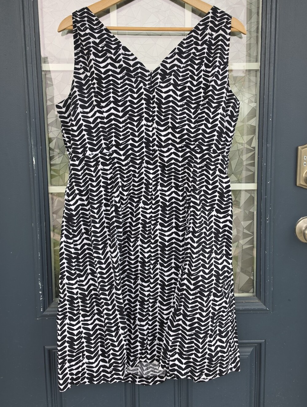 Dress - Picture 4 of 4